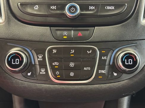 Used 2021 Chevrolet Malibu LT FWD image 37