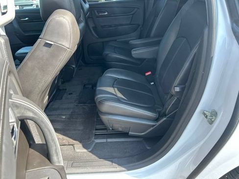 Used 2017 Chevrolet Traverse LT FWD image 16