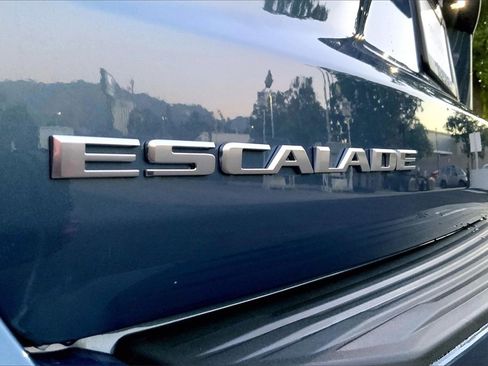 New 2026 Cadillac Escalade ESV Sport image 31