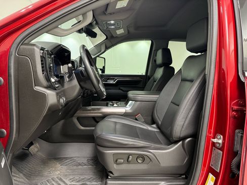 Used 2024 Chevrolet Silverado 2500 LTZ w/ LTZ Plus Package image 17