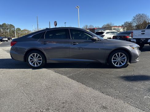 Used 2022 Honda Accord LX image 9