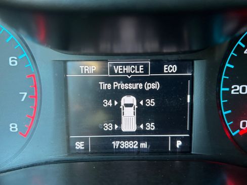 Used 2015 Chevrolet Colorado Z71 image 2