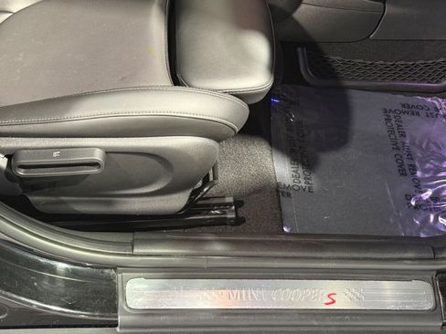 Used 2018 MINI Cooper S FWD image 46