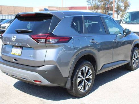 Used 2023 Nissan Rogue SV FWD image 4