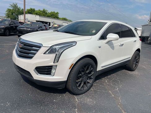 Used 2017 Cadillac XT5 Luxury w/ Driver Awareness Package FWD image 2