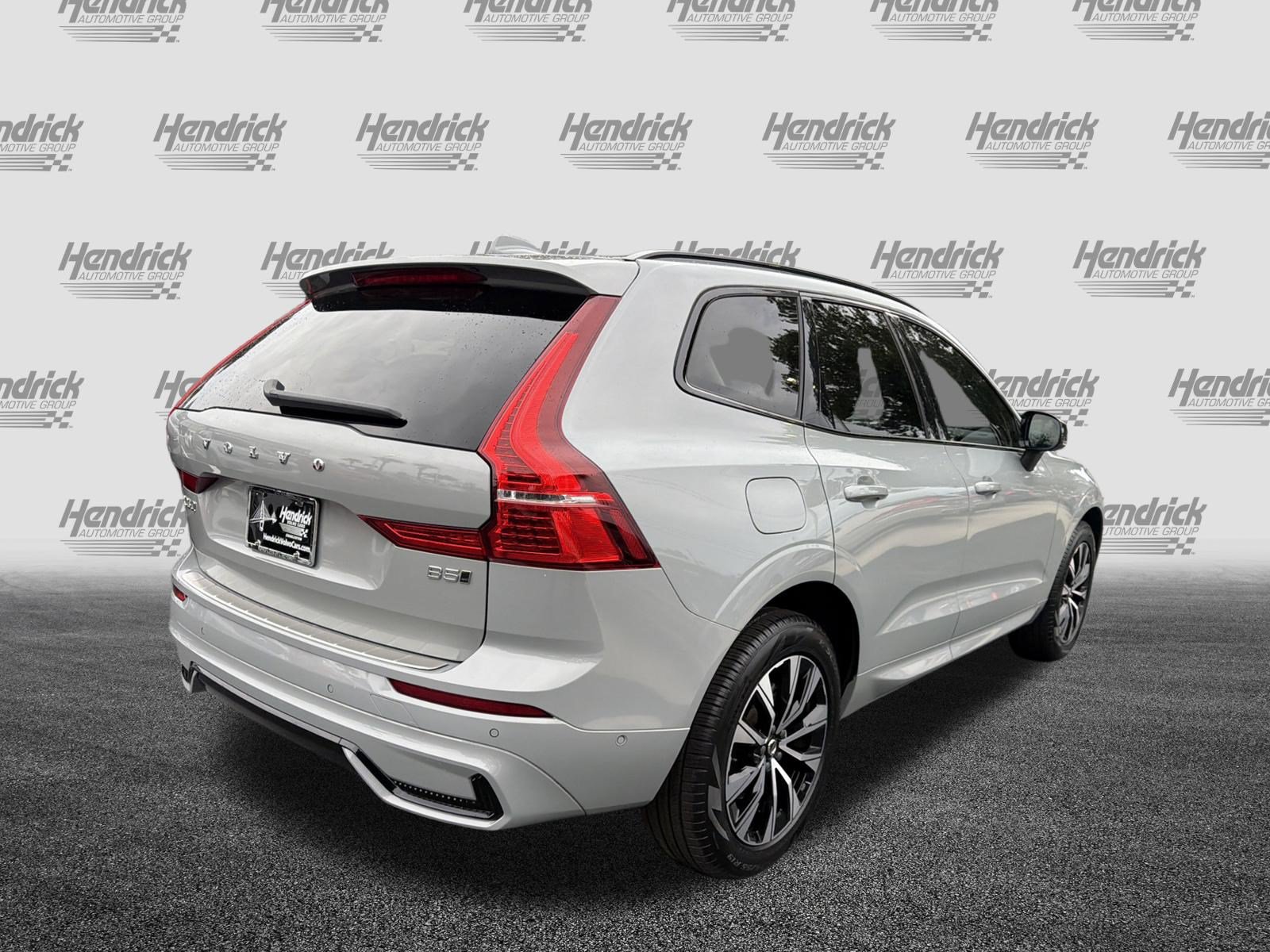 Used 2024 Volvo XC60 B5 Plus w/ Protection Package Premier AWD/4WD image 10
