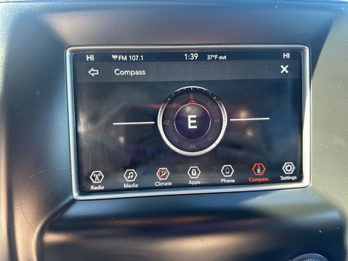 Used 2018 Jeep Grand Cherokee Laredo image 26