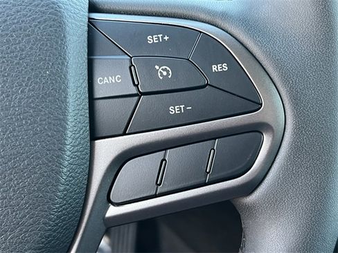 Certified 2021 Jeep Cherokee Latitude Lux w/ Comfort/Convenience Group image 22