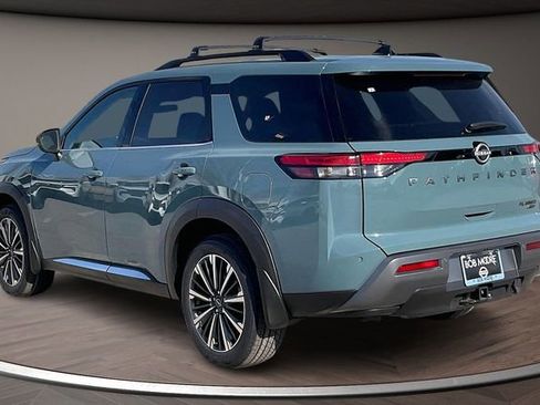 New 2026 Nissan Pathfinder Platinum image 3