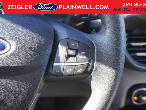 Used 2022 Ford Escape SE image 23