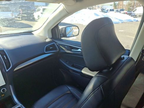 Certified 2024 Ford Edge SEL image 11