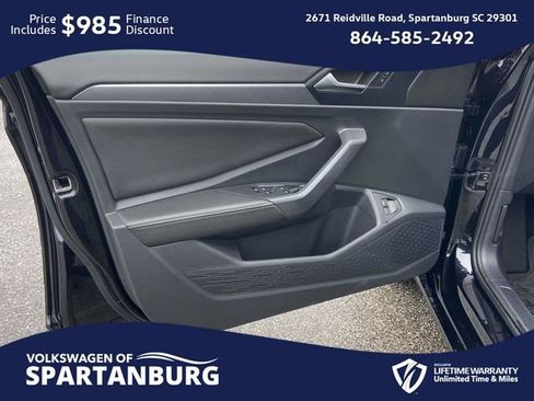 Used 2023 Volkswagen Jetta SE image 13