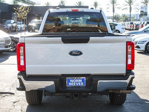 Used 2024 Ford F250 XLT AWD/4WD image 8