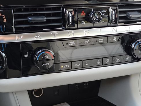 New 2026 Nissan Pathfinder SL FWD image 22