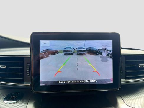 Certified 2022 Ford Explorer XLT w/ Equipment Group 202A AWD/4WD image 19