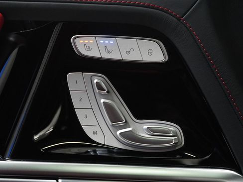 Used 2025 Mercedes-Benz G 63 AMG AMG G 63 image 35