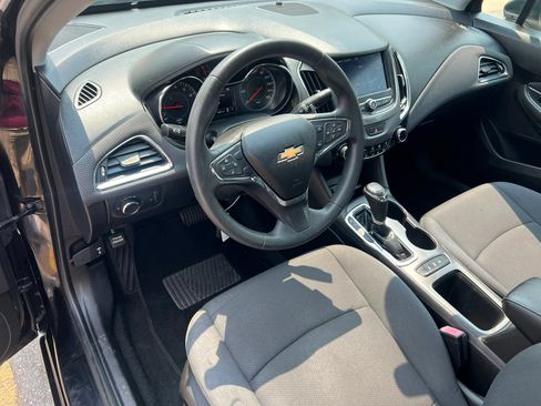 Used 2019 Chevrolet Cruze LT w/ LT True North Edition FWD image 14