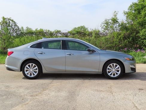 Used 2024 Chevrolet Malibu LT FWD image 2