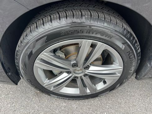 Used 2024 Volkswagen Jetta SE image 13