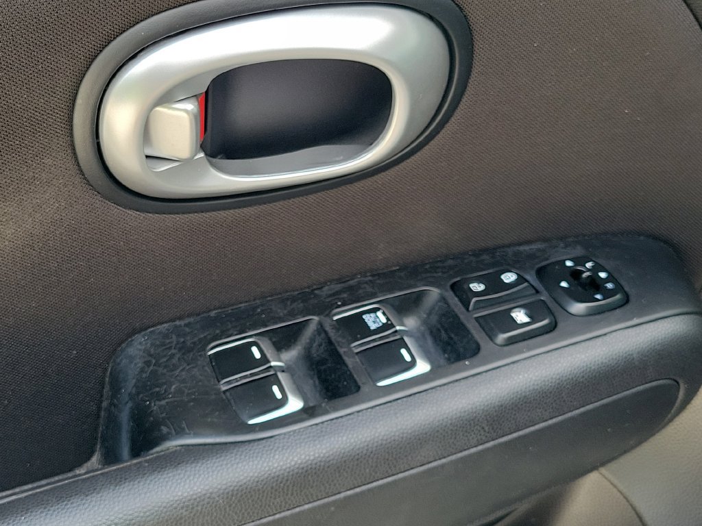 Used 2019 Kia Soul FWD image 27