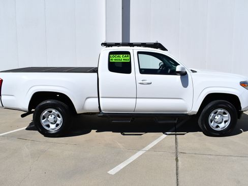 Used 2023 Toyota Tacoma SR RWD image 6
