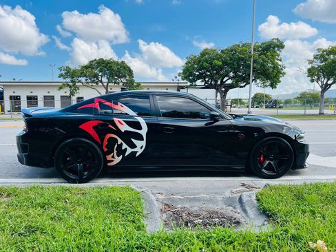 Used 2019 Dodge Charger SRT Hellcat RWD image 6