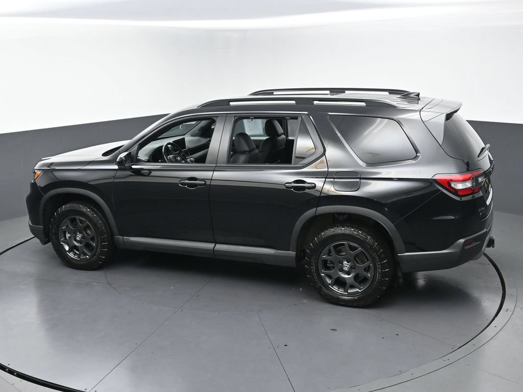 Used 2025 Honda Pilot TrailSport image 45