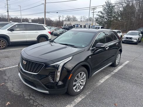Used 2023 Cadillac XT4 Premium Luxury image 2