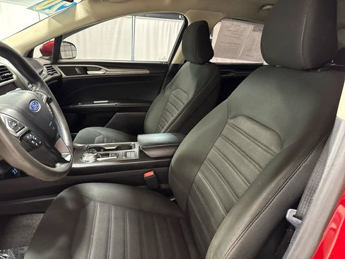 Used 2020 Ford Fusion SE FWD image 17