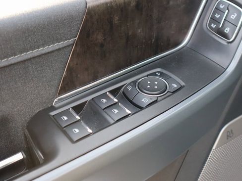 Used 2023 Ford F150 Lariat w/ Trailer Tow Package image 23