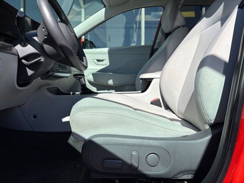 Used 2025 Hyundai Kona SEL AWD/4WD image 23