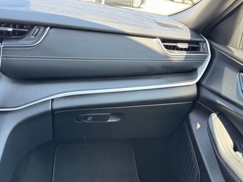 New 2025 Jeep Grand Cherokee L Altitude image 20