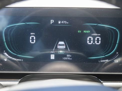 Certified 2023 Kia Niro EX Touring FWD image 24