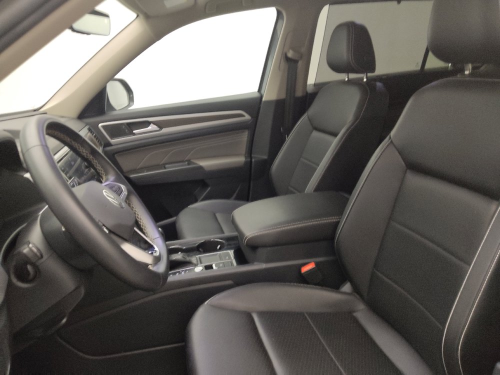 Used 2023 Volkswagen Atlas SE w/ Panoramic Sunroof Package FWD image 17