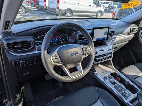 Used 2023 Ford Explorer XLT w/ Equipment Group 202A image 7