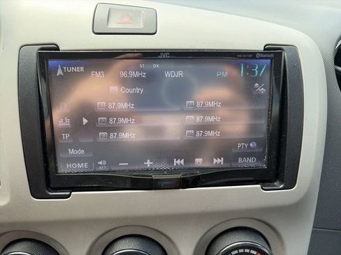 Used 2010 Toyota Matrix image 20