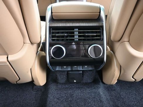 Used 2025 Land Rover Range Rover Long Wheelbase SE AWD/4WD image 25