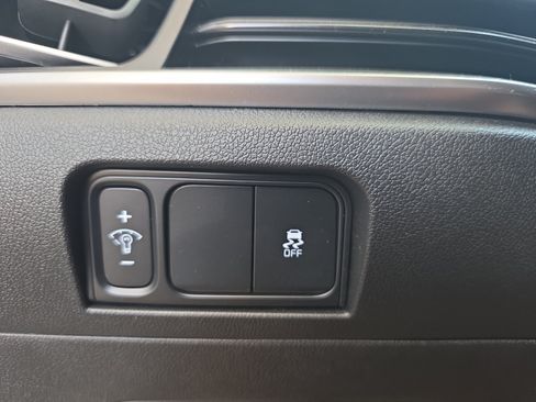 Certified 2026 Kia Sorento LX FWD image 24