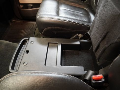 Used 2010 Ford F150 Lariat image 10