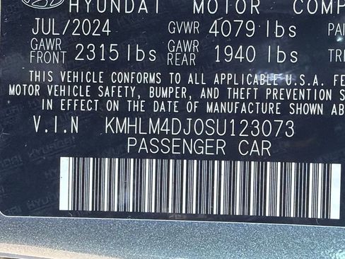 Used 2025 Hyundai Elantra SEL w/ Cargo Package FWD image 31