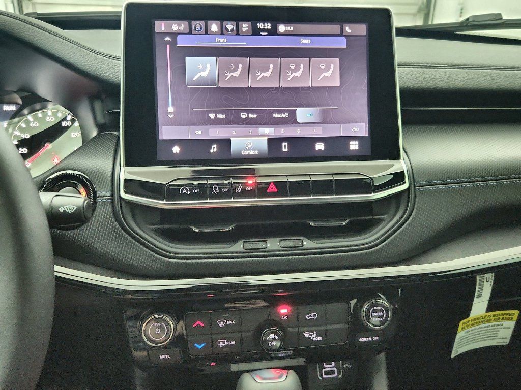 New 2026 Jeep Compass Latitude AWD/4WD image 25