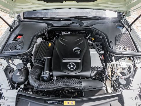 Used 2017 Mercedes-Benz E 300 4MATIC image 45