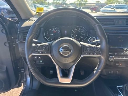 Used 2018 Nissan Rogue SV AWD/4WD image 11