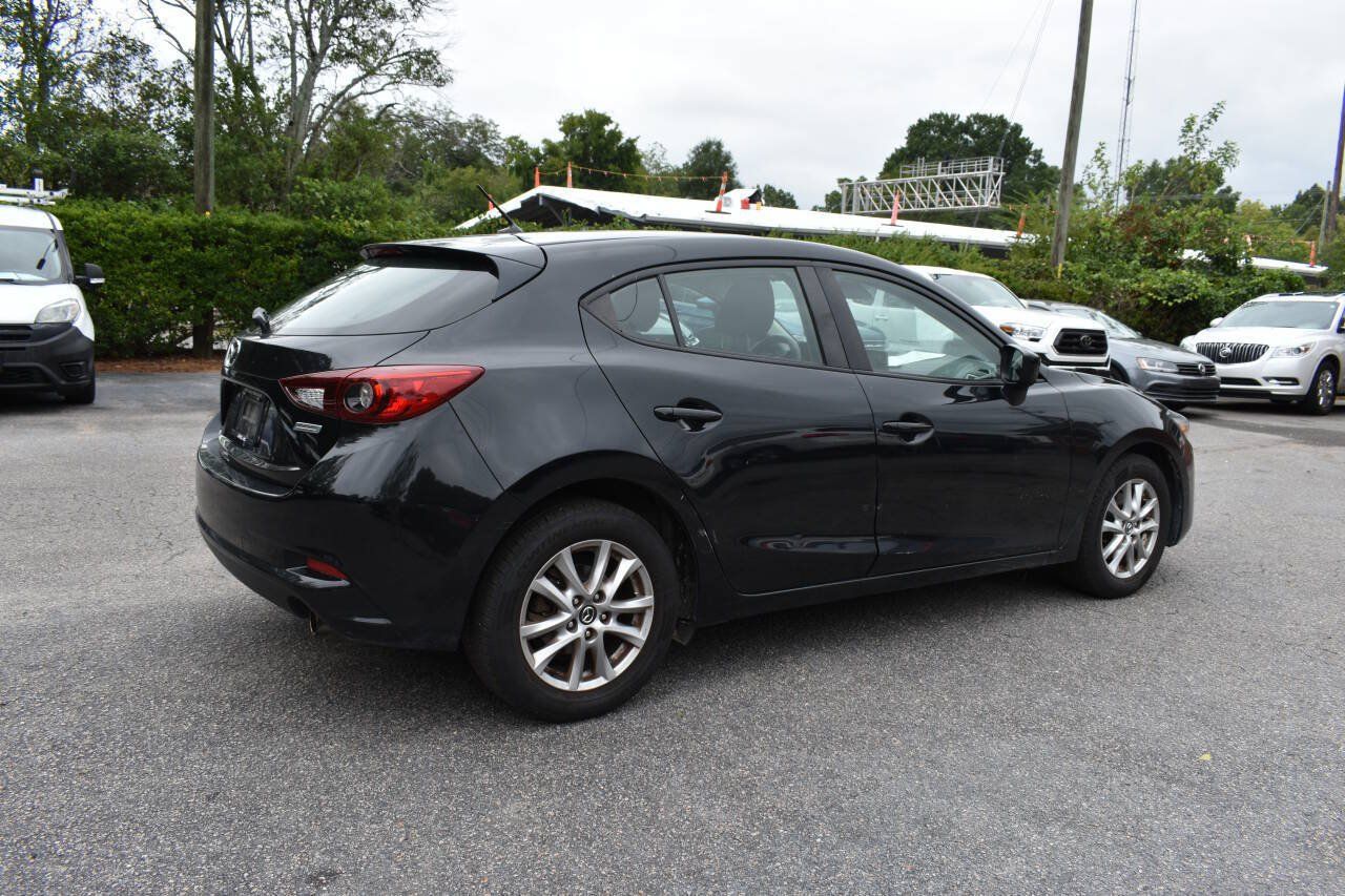 Used 2018 MAZDA MAZDA3 Sport FWD image 2