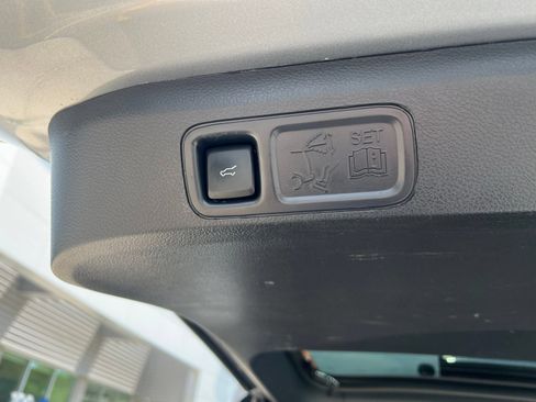 Certified 2023 Ford Expedition Platinum AWD/4WD image 12