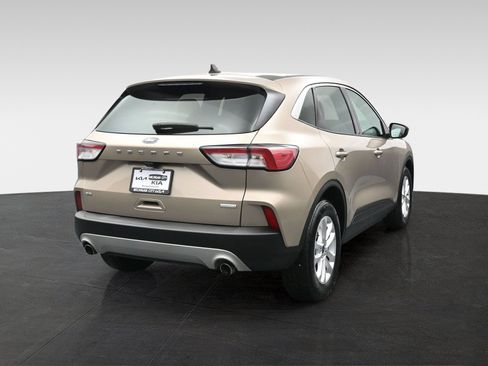 Used 2020 Ford Escape SE FWD image 4