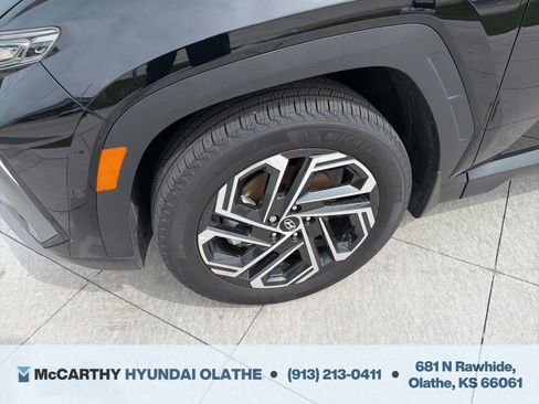 Used 2025 Hyundai Tucson Limited AWD/4WD image 19
