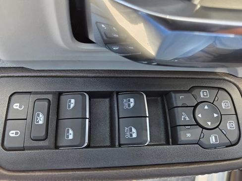 New 2026 RAM 2500 Laramie AWD/4WD image 22