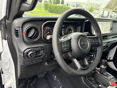 Used 2026 Jeep Wrangler Rubicon w/ Safety Group AWD/4WD image 19