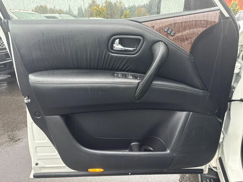 Used 2019 Nissan Armada SL image 23